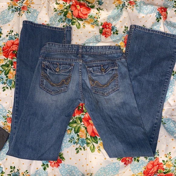 Rue 21 flared jeans - Picture 2 of 5